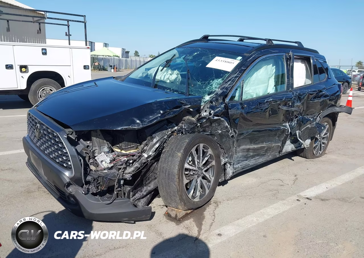 2023 Toyota Corolla Cross Xle VIN:7MUDAABG6PV062787 - 2
