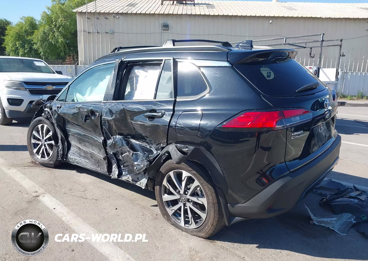 2023 Toyota Corolla Cross Xle VIN:7MUDAABG6PV062787 - 3