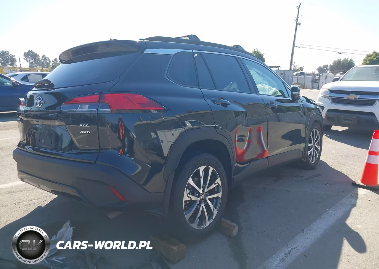 2023 Toyota Corolla Cross Xle VIN:7MUDAABG6PV062787 - 4