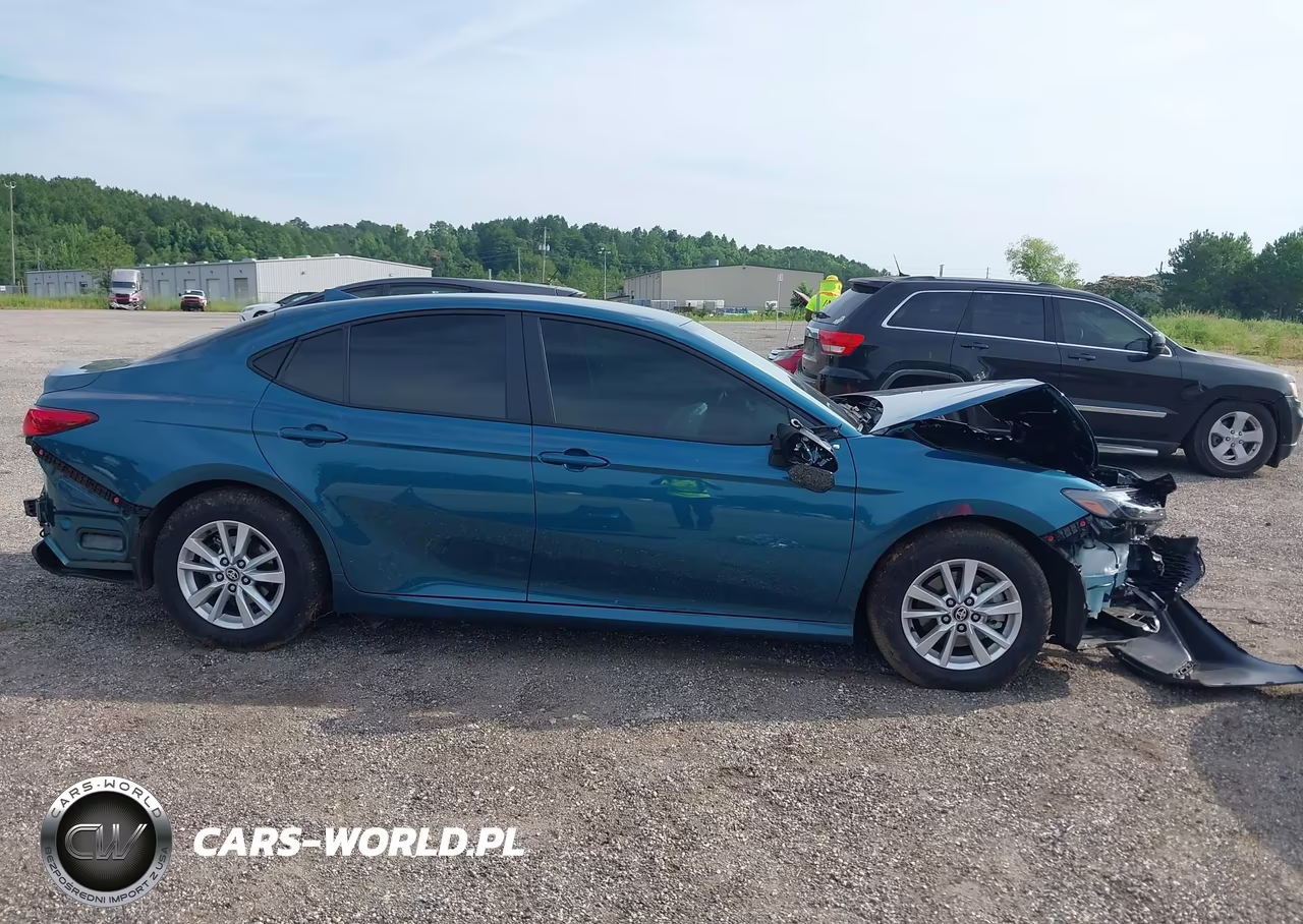 2026 Toyota Camry Le VIN:4T1DAACK9TU679812 - 13