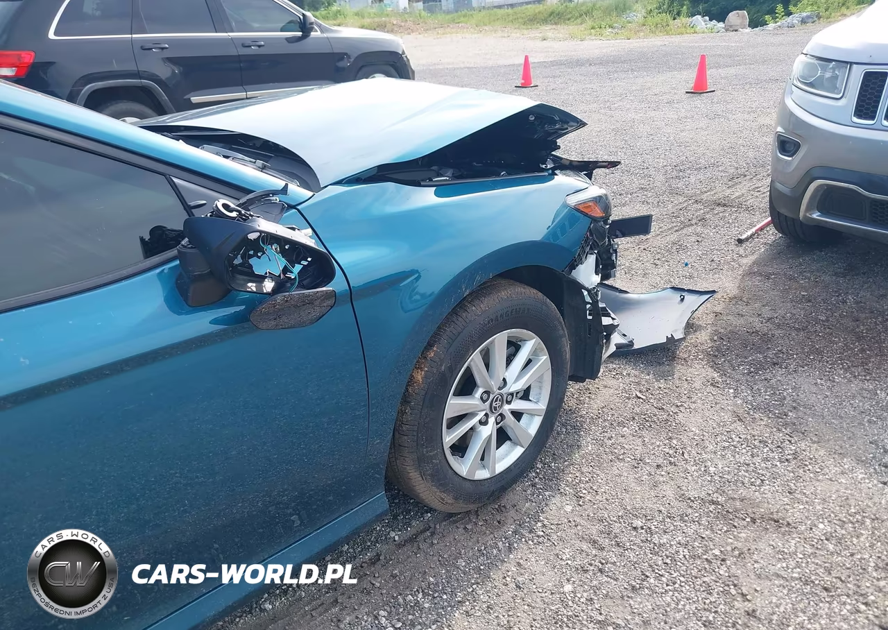 2026 Toyota Camry Le VIN:4T1DAACK9TU679812 - 21
