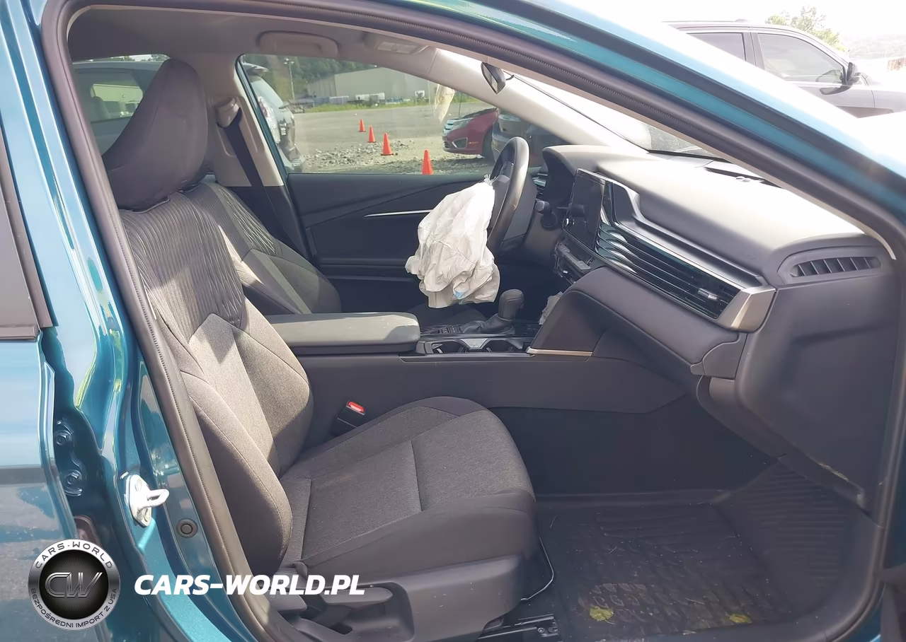 2026 Toyota Camry Le VIN:4T1DAACK9TU679812 - 5