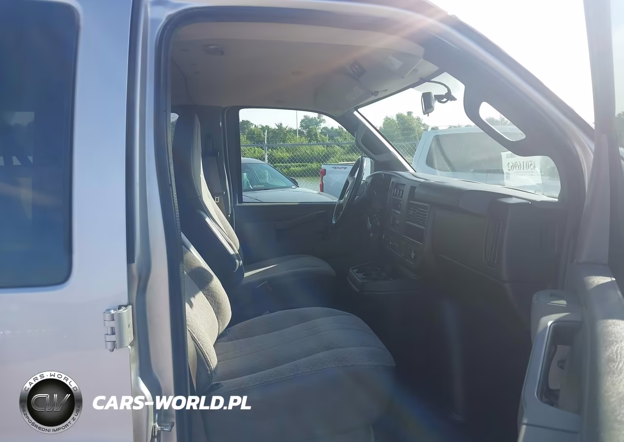2019 Chevrolet Express 3500 Ls VIN:1GAZGNFG2K1324951 - 5
