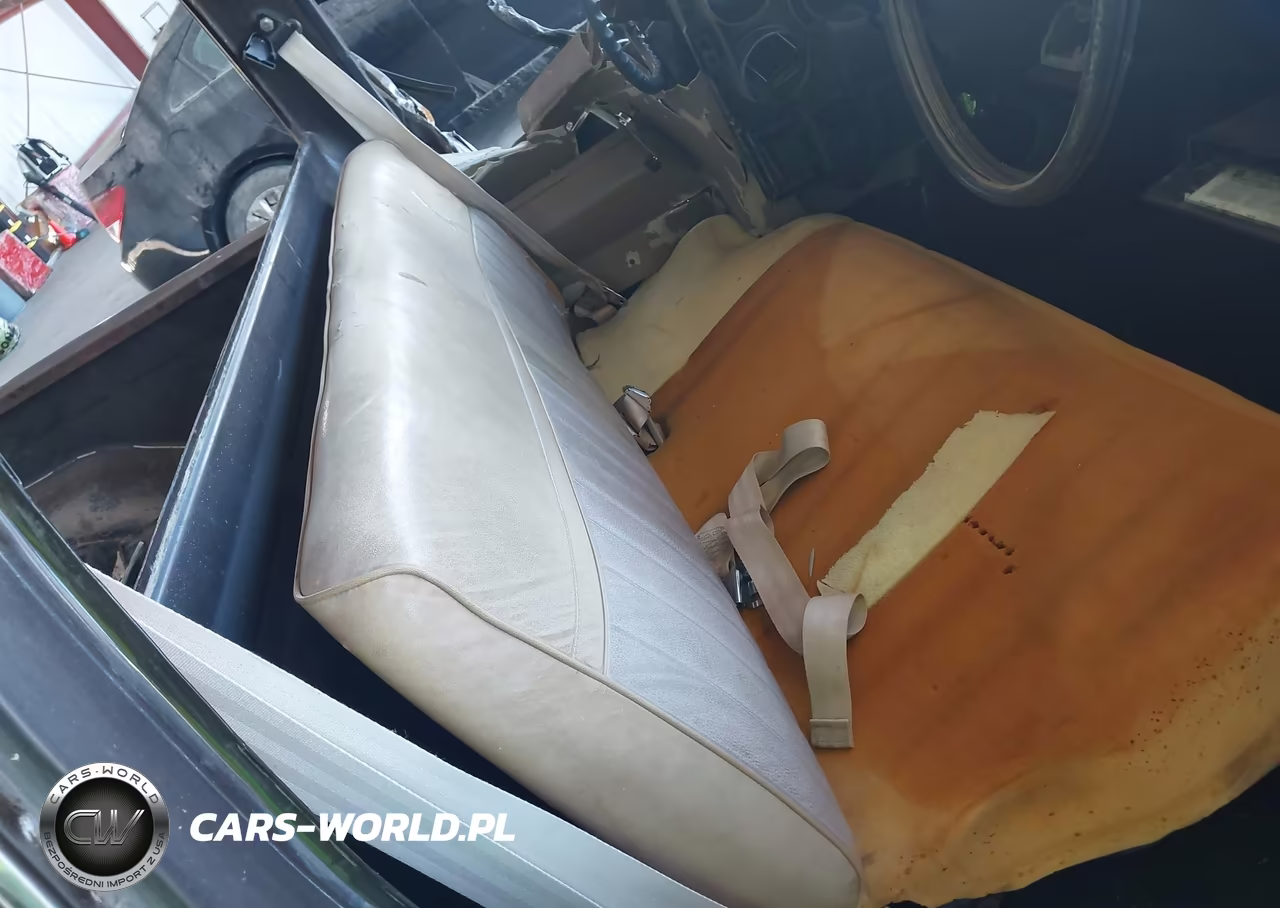 1985 Chevrolet C10 VIN:1GCEC14F6FJ183165 - 8