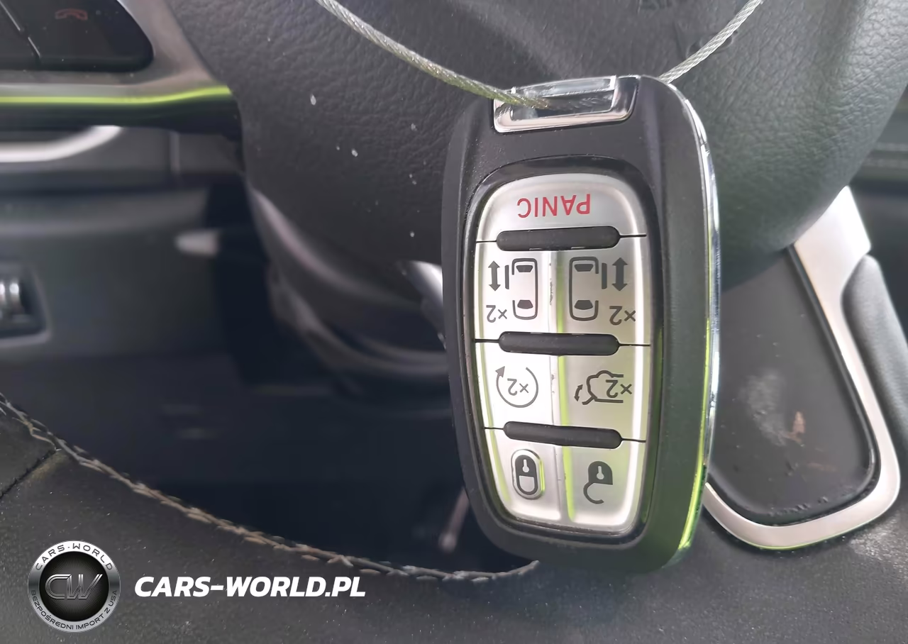2025 Chrysler Pacifica Hybrid Select VIN:2C4RC1S77SR576126 - 11