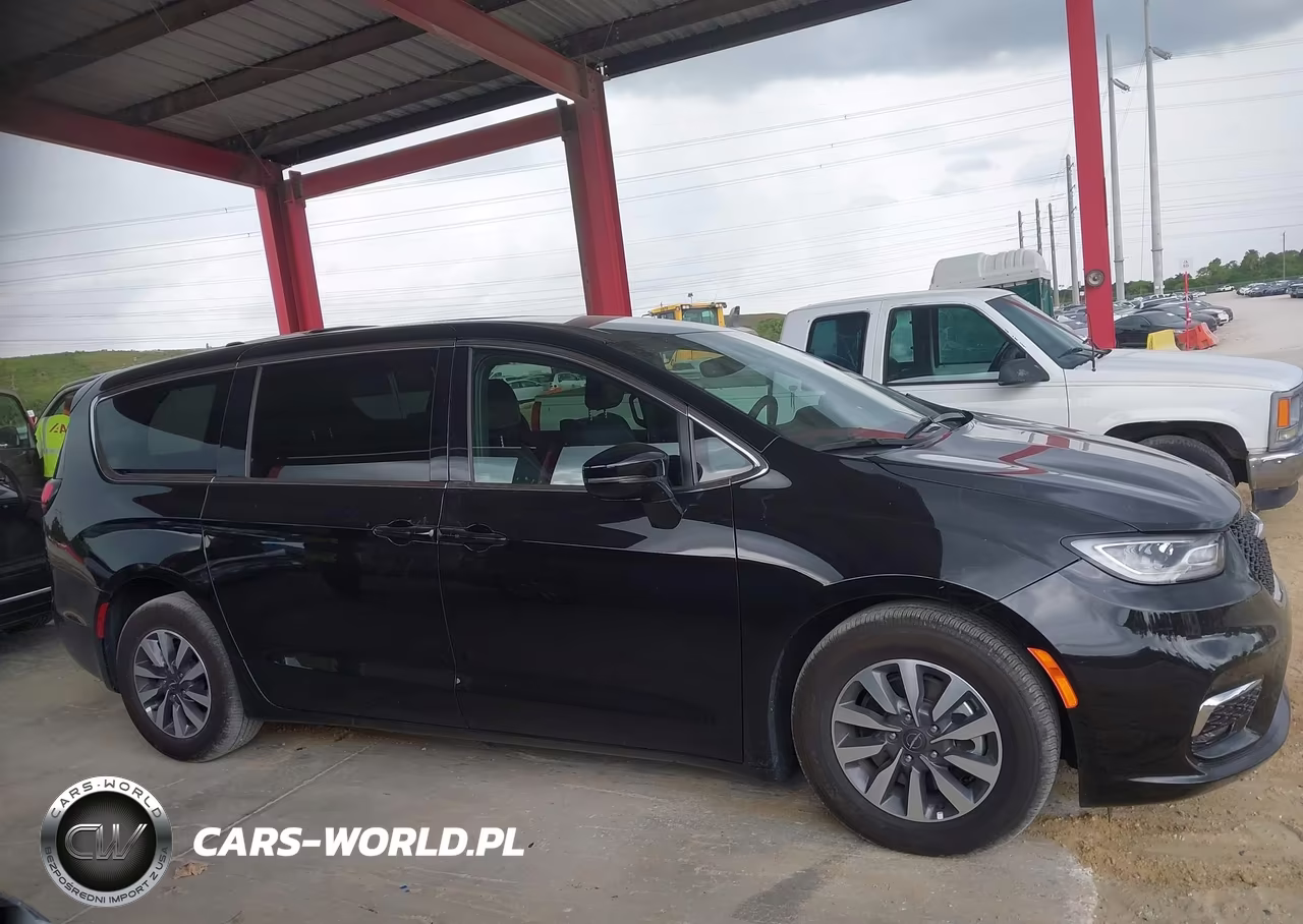 2025 Chrysler Pacifica Hybrid Select VIN:2C4RC1S77SR576126 - 13