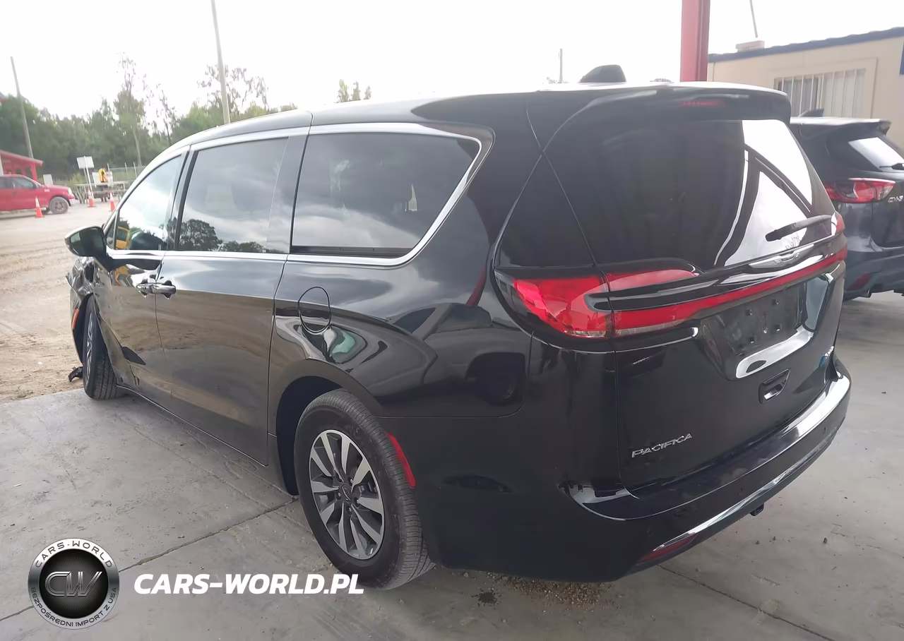 2025 Chrysler Pacifica Hybrid Select VIN:2C4RC1S77SR576126 - 3