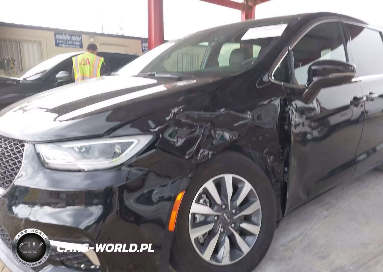 2025 Chrysler Pacifica Hybrid Select VIN:2C4RC1S77SR576126 - 6