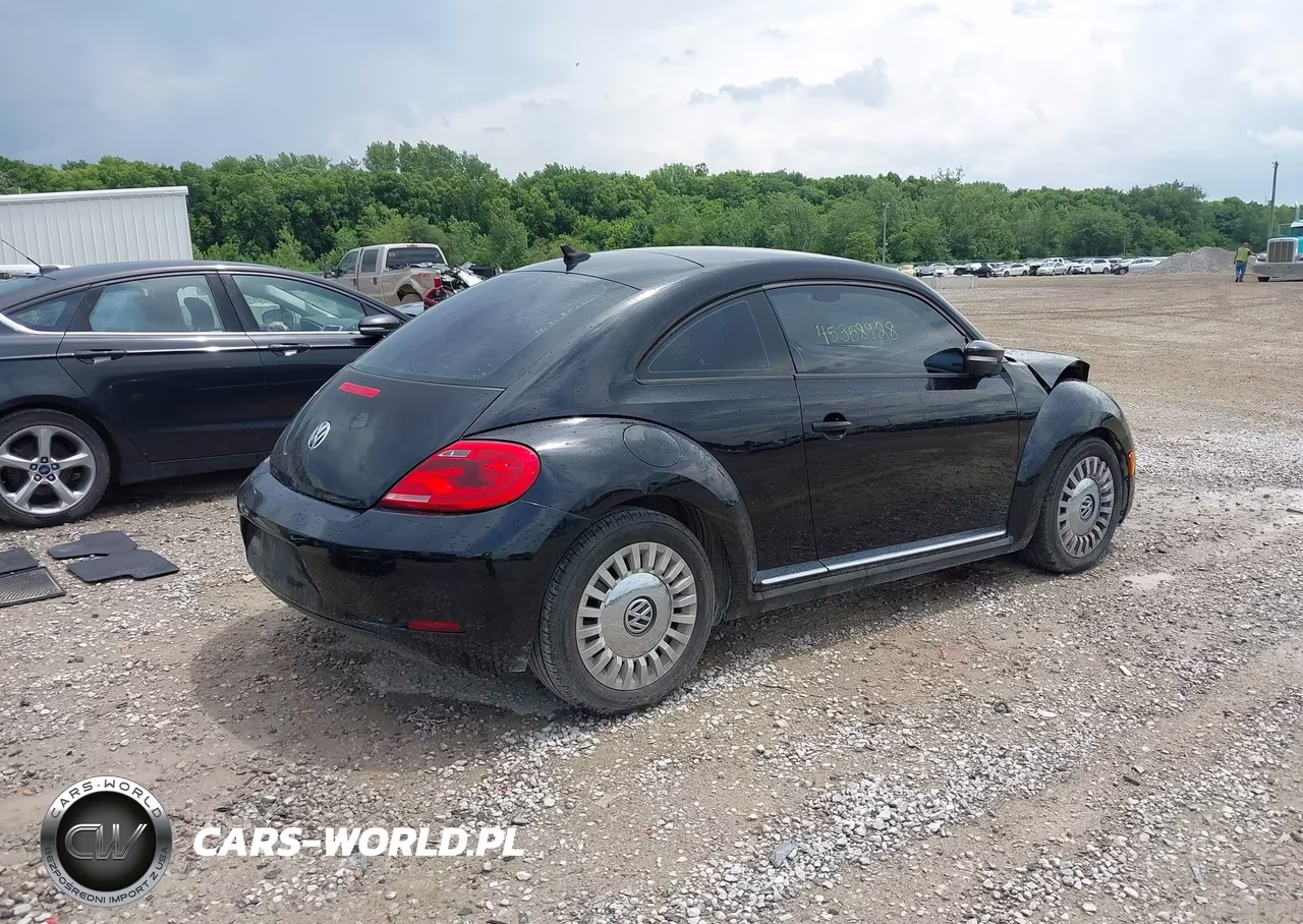 2014 Volkswagen Beetle 2.5L VIN:3VWJP7AT7EM614417 - 4
