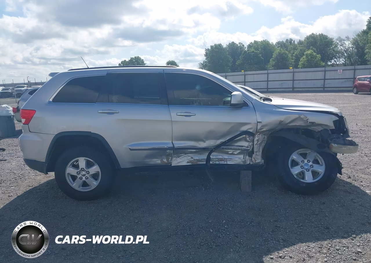 2013 Jeep Grand Cherokee Laredo VIN:1C4RJEAG6DC574247 - 13