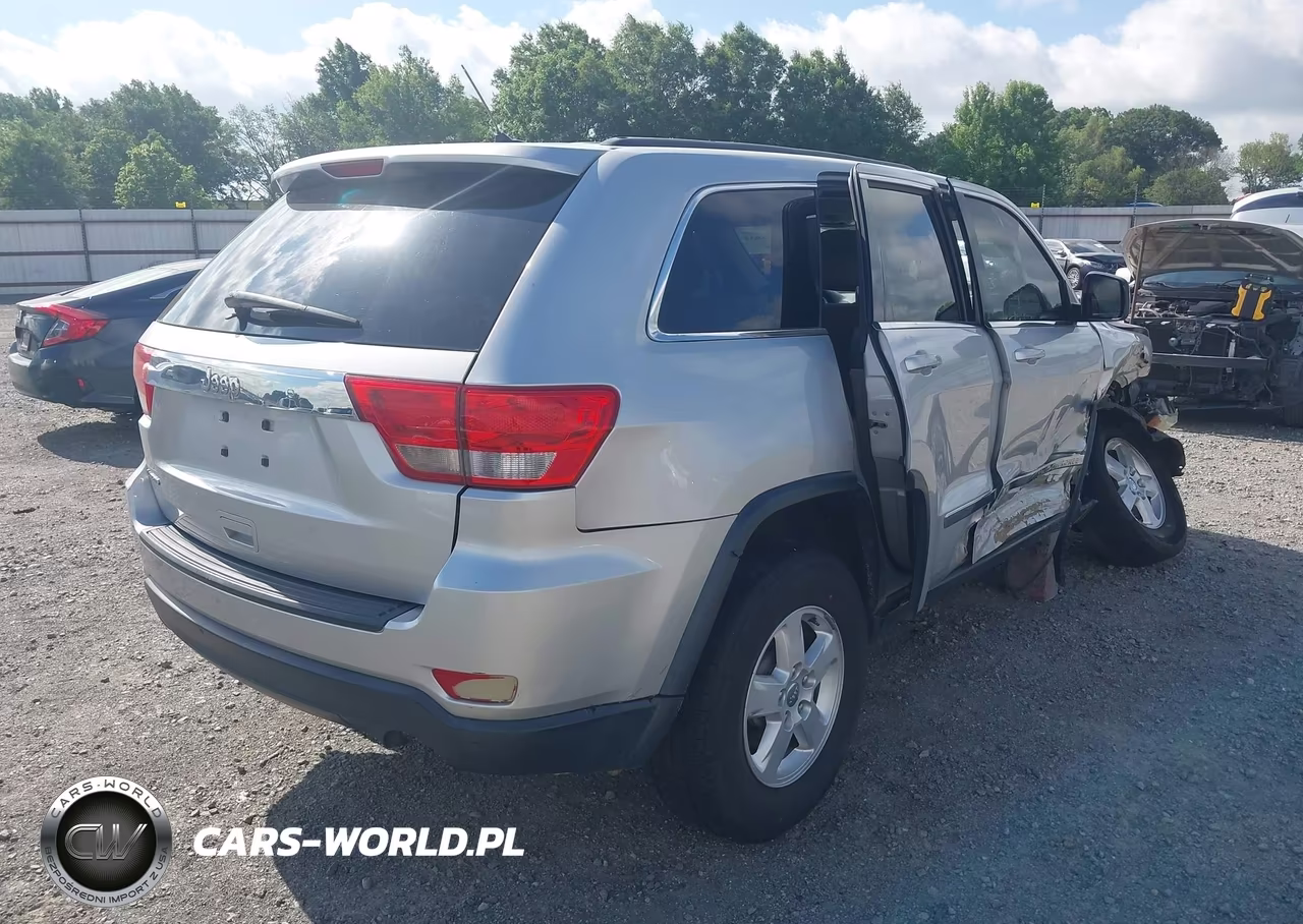 2013 Jeep Grand Cherokee Laredo VIN:1C4RJEAG6DC574247 - 4