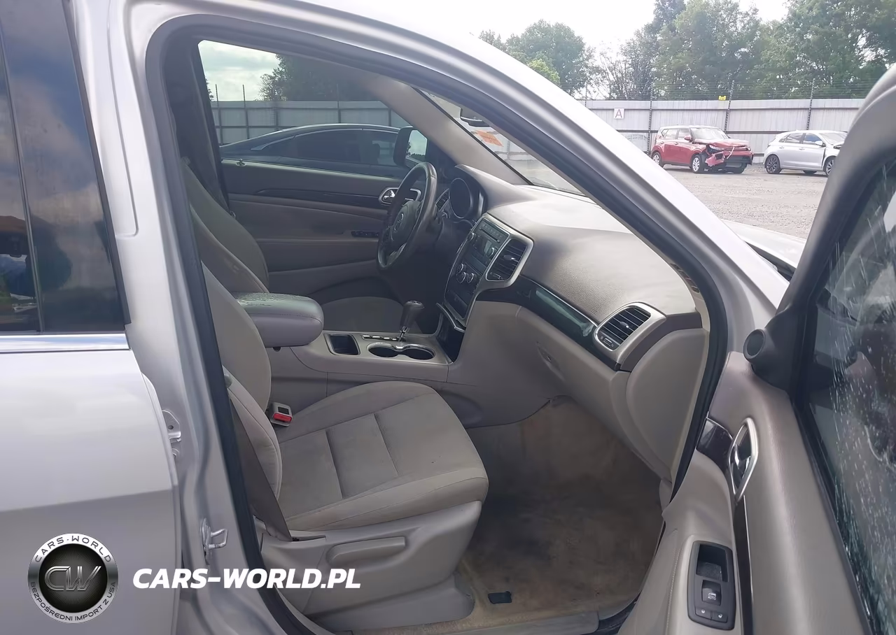 2013 Jeep Grand Cherokee Laredo VIN:1C4RJEAG6DC574247 - 5