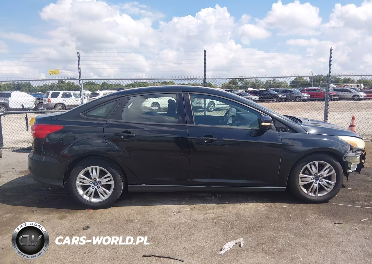 2015 Ford Focus Se VIN:1FADP3F25FL244943 - 12