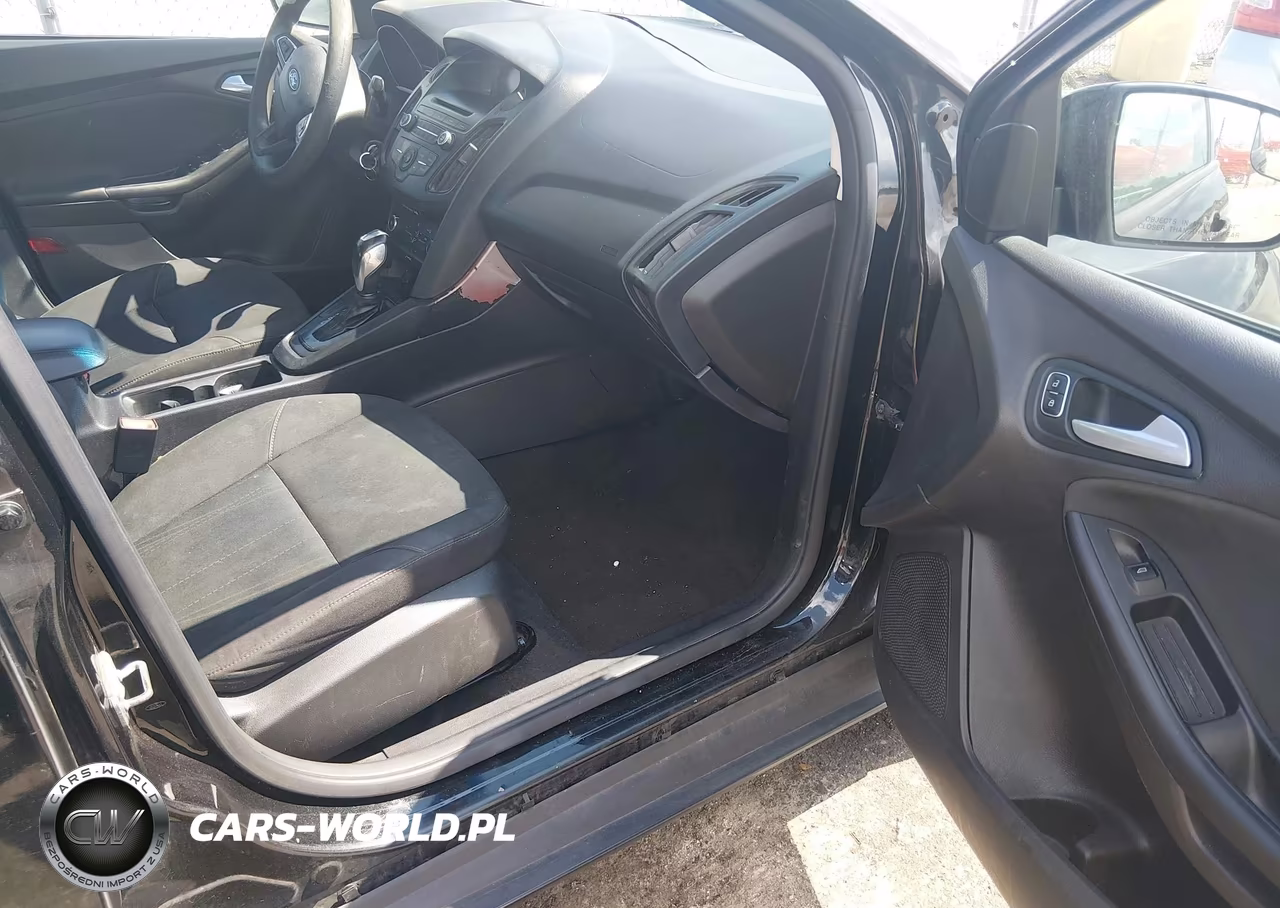2015 Ford Focus Se VIN:1FADP3F25FL244943 - 5