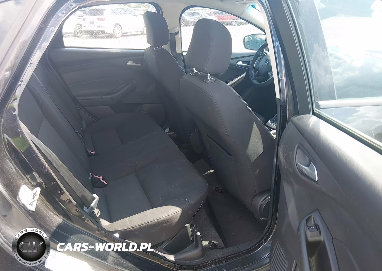 2015 Ford Focus Se VIN:1FADP3F25FL244943 - 8