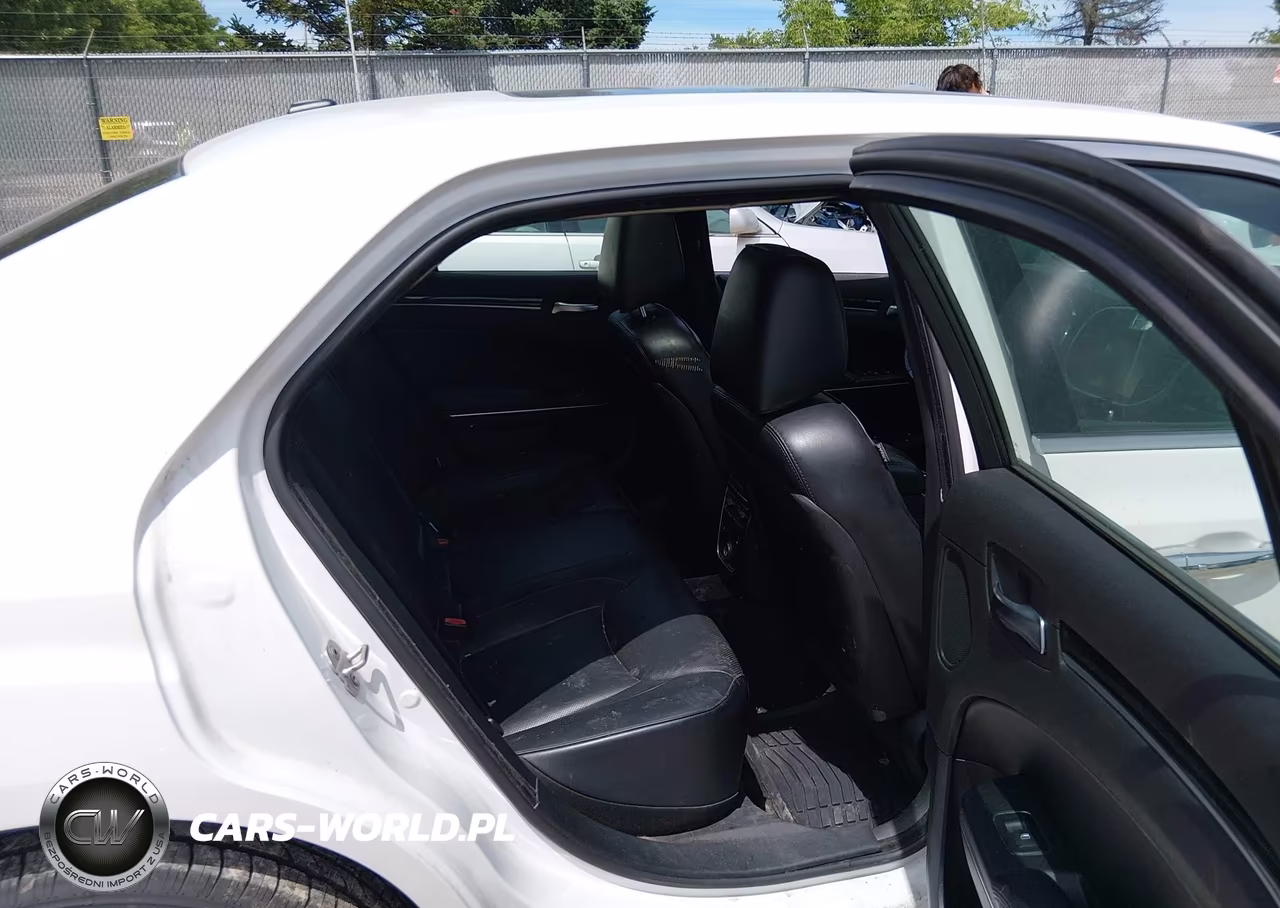 2012 Chrysler 300C Awd VIN:2C3CCAKT0CH147716 - 8