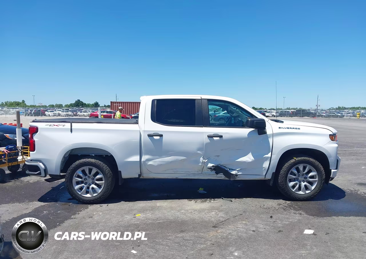 2021 Chevrolet Silverado 1500 4Wd Short Bed Custom VIN:3GCPYBEK2MG253819 - 13
