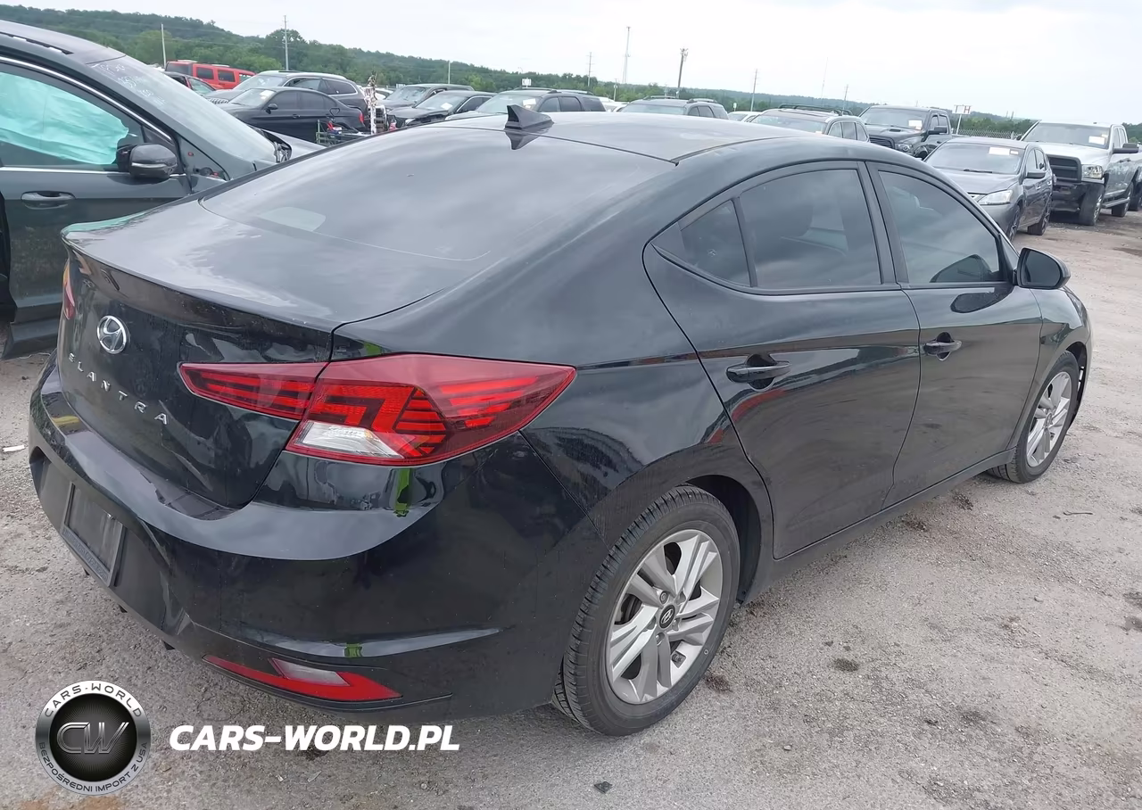 2019 Hyundai Elantra Value Edition VIN:KMHD84LFXKU850632 - 4