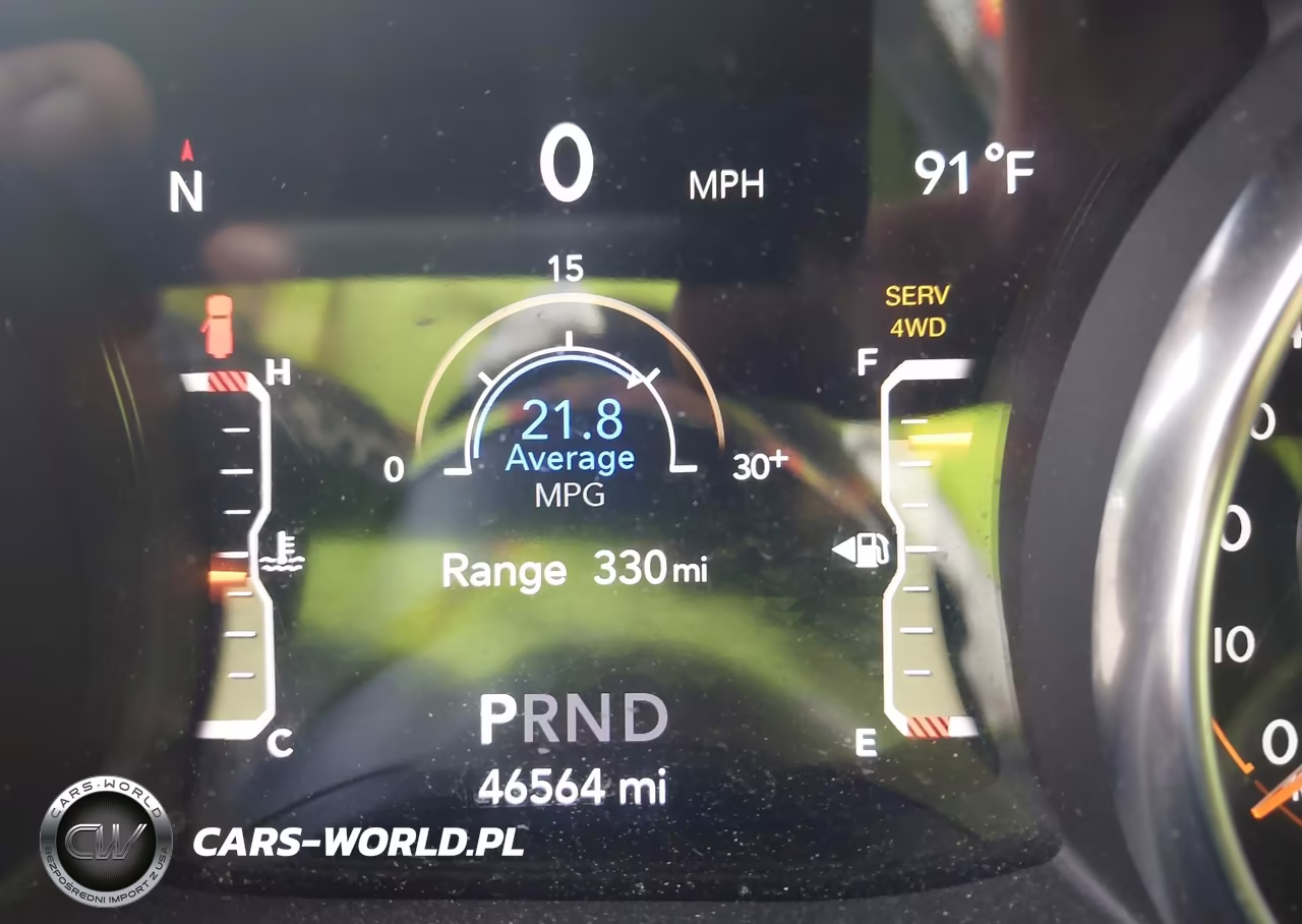 2019 Jeep Wrangler Unlimited Sahara 4X4 VIN:1C4HJXEG5KW526445 - 15