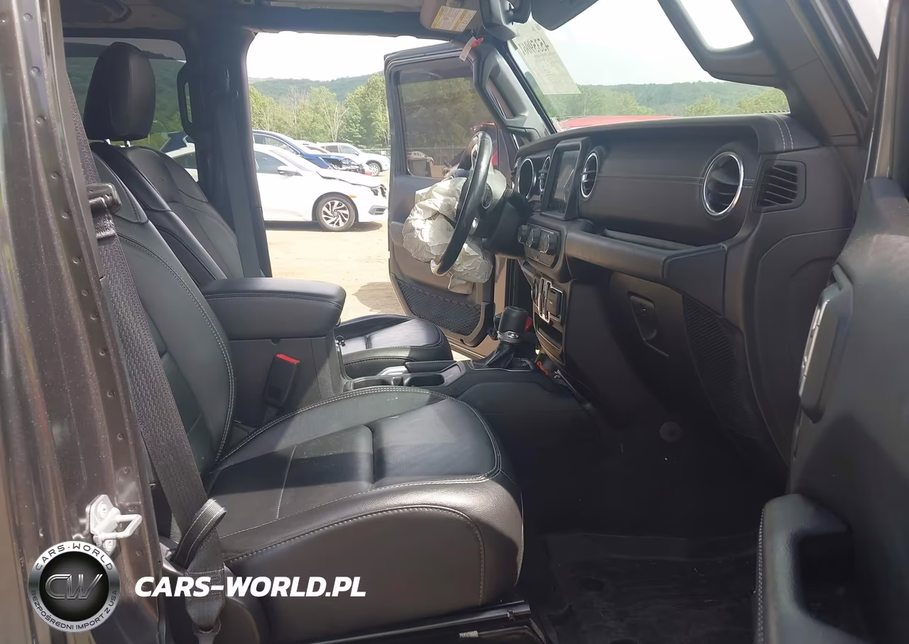 2019 Jeep Wrangler Unlimited Sahara 4X4 VIN:1C4HJXEG5KW526445 - 5