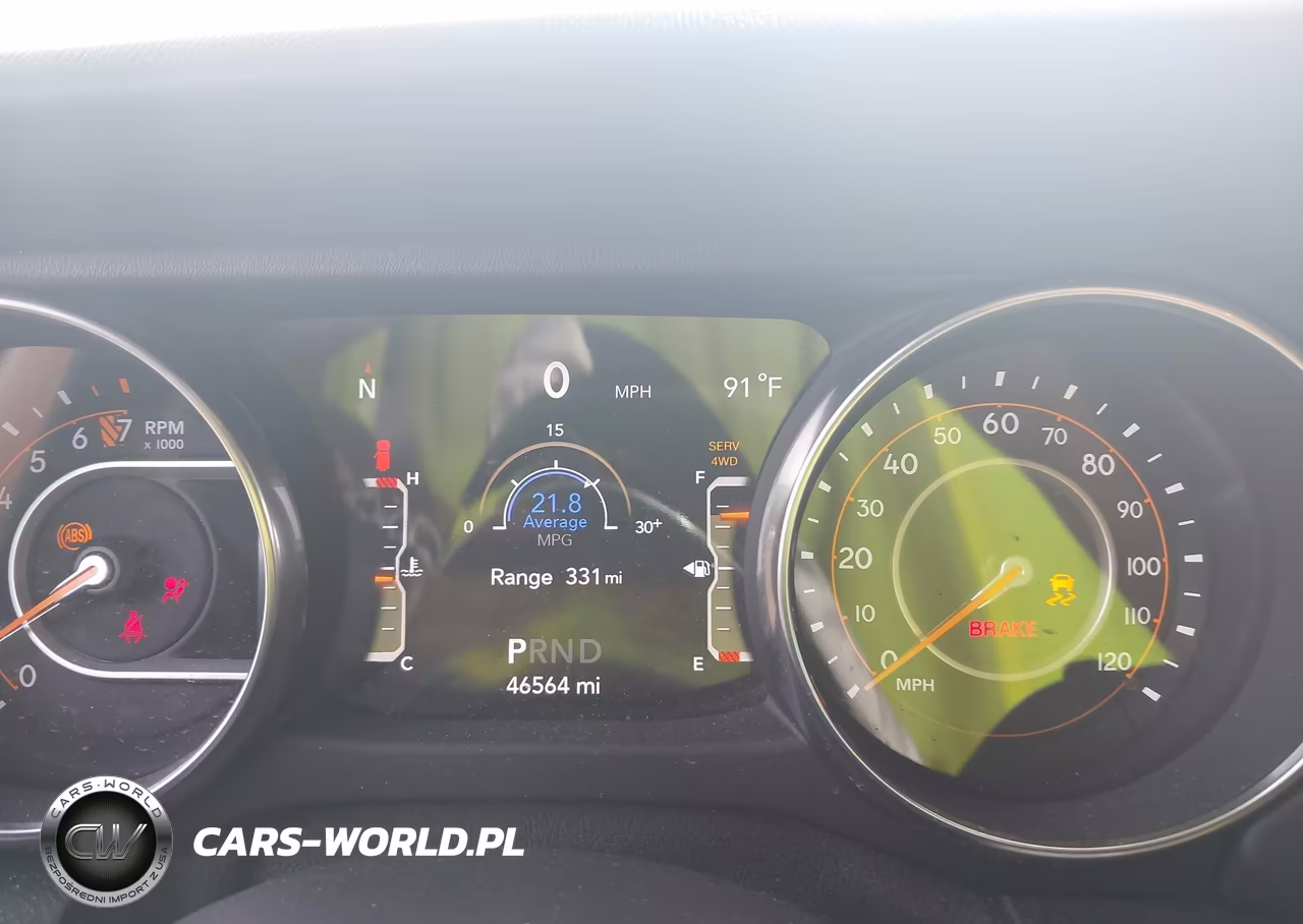 2019 Jeep Wrangler Unlimited Sahara 4X4 VIN:1C4HJXEG5KW526445 - 7