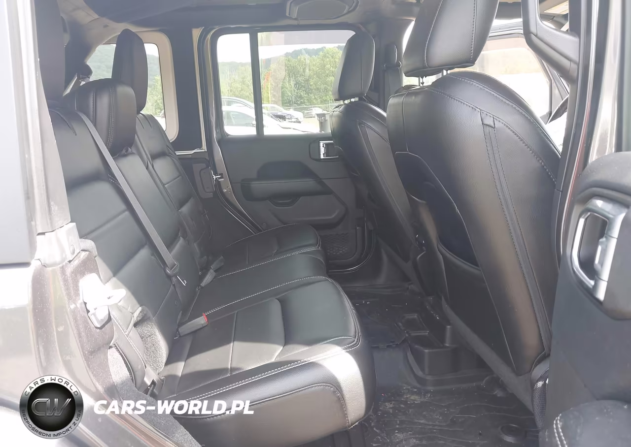 2019 Jeep Wrangler Unlimited Sahara 4X4 VIN:1C4HJXEG5KW526445 - 8
