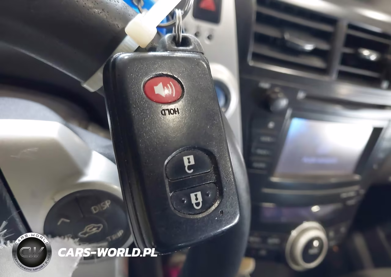 2013 Toyota Prius V Three VIN:JTDZN3EU8D3231805 - 11