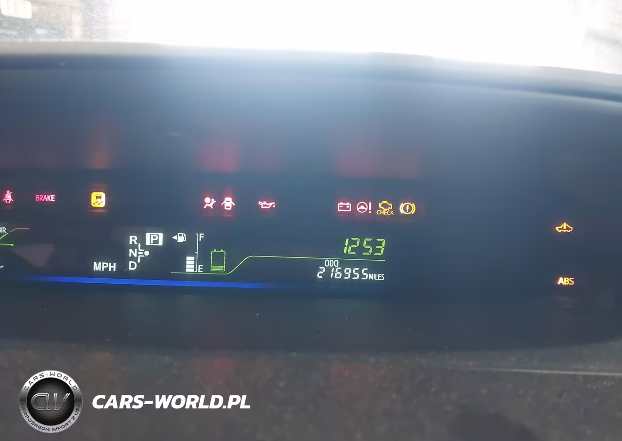 2013 Toyota Prius V Three VIN:JTDZN3EU8D3231805 - 7