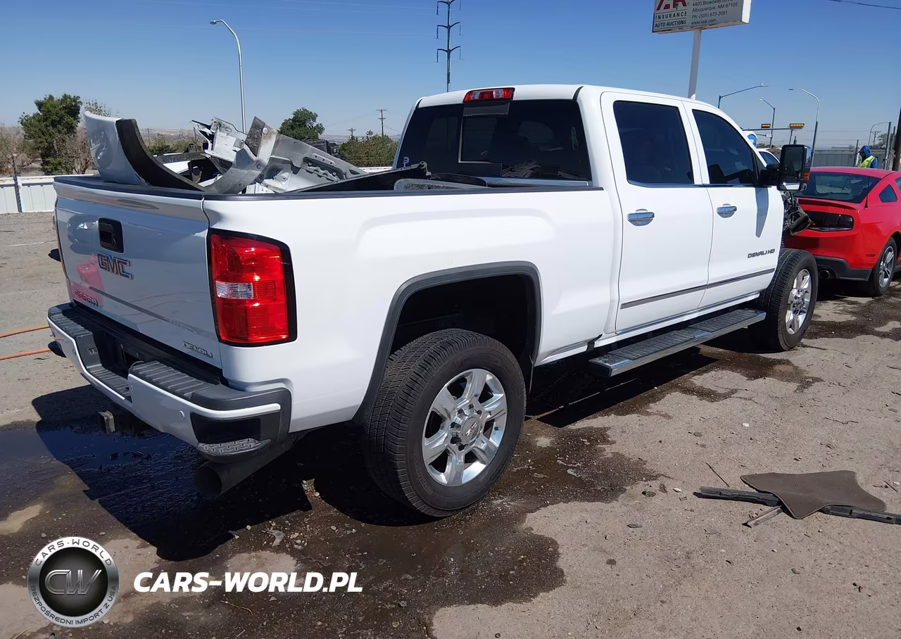 2017 GMC Sierra 2500Hd Denali VIN:1GT12UEY5HF233417 - 4