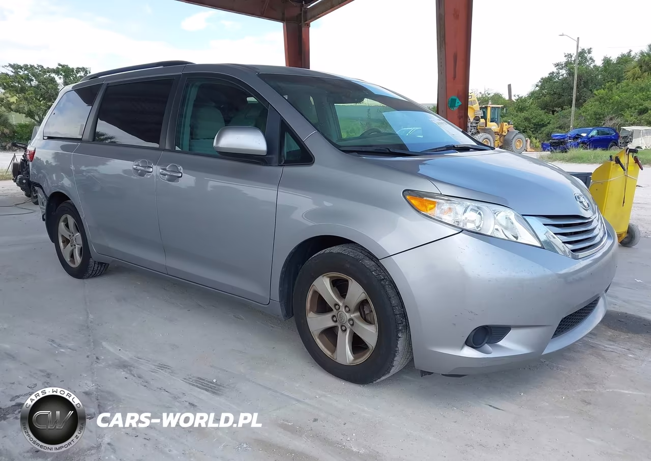 2017 Toyota Sienna Le 8 Passenger – zdjęcie 1 z 19