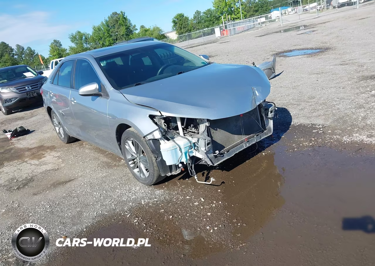 2015 Toyota Camry Se – zdjęcie 1 z 17