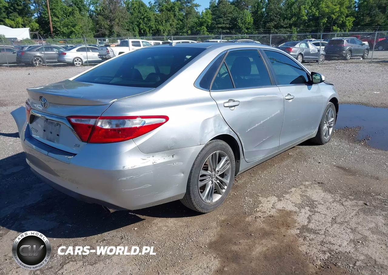 2015 Toyota Camry Se VIN:4T1BF1FK1FU485154 - 4
