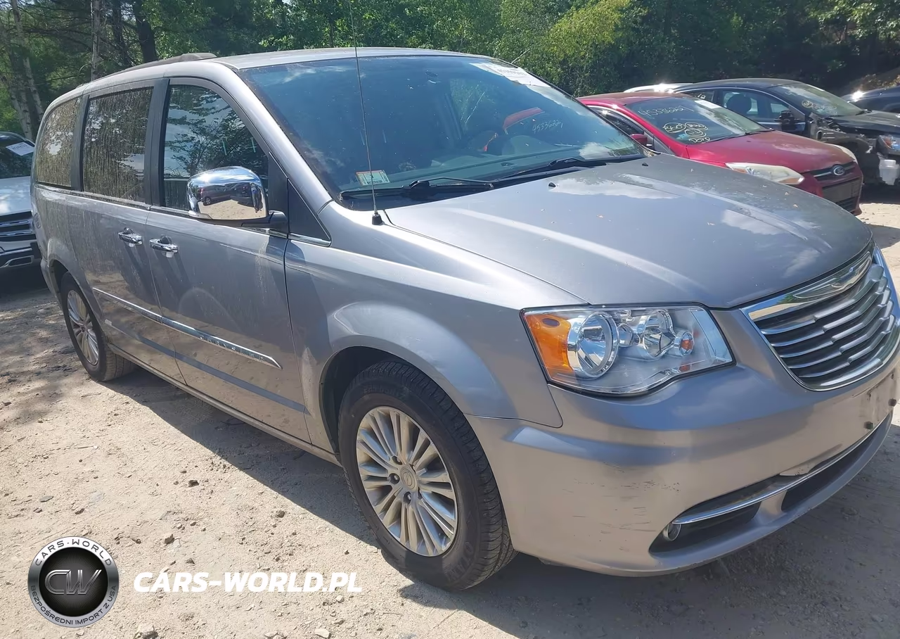 2015 Chrysler Town & Country Touring-L – zdjęcie 1 z 19