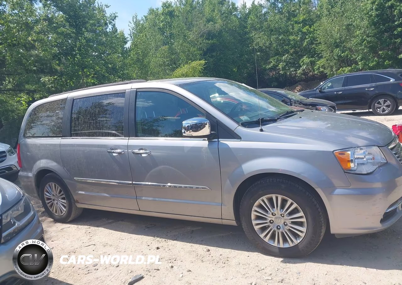 2015 Chrysler Town & Country Touring-L VIN:2C4RC1CG7FR673962 - 13