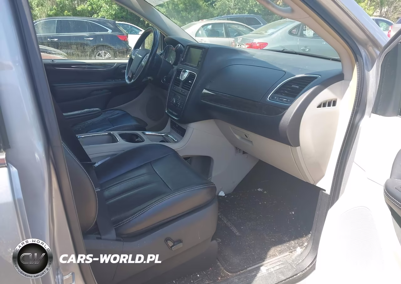 2015 Chrysler Town & Country Touring-L VIN:2C4RC1CG7FR673962 - 5