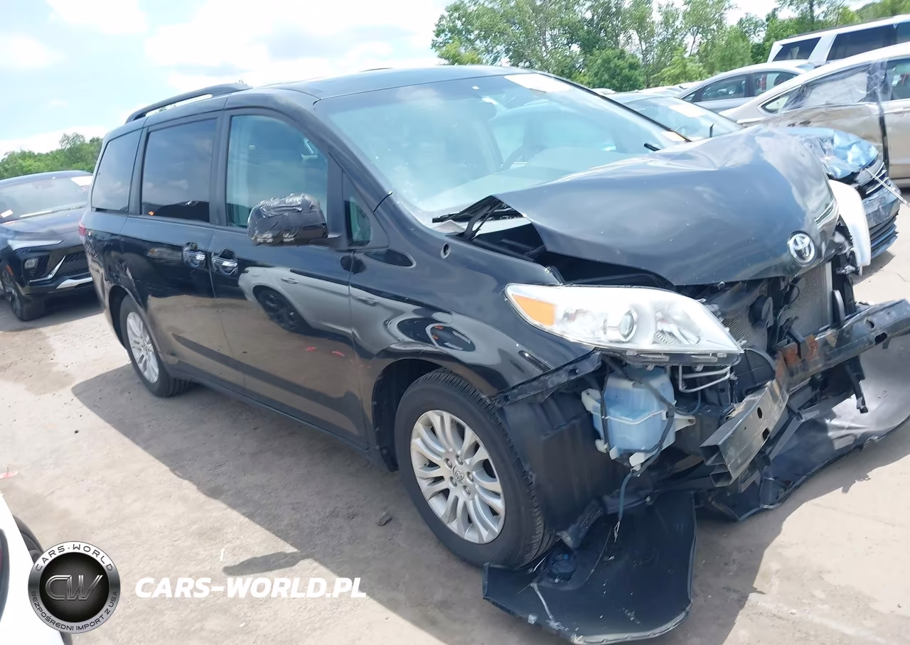 2014 Toyota Sienna Xle V6 8 Passenger