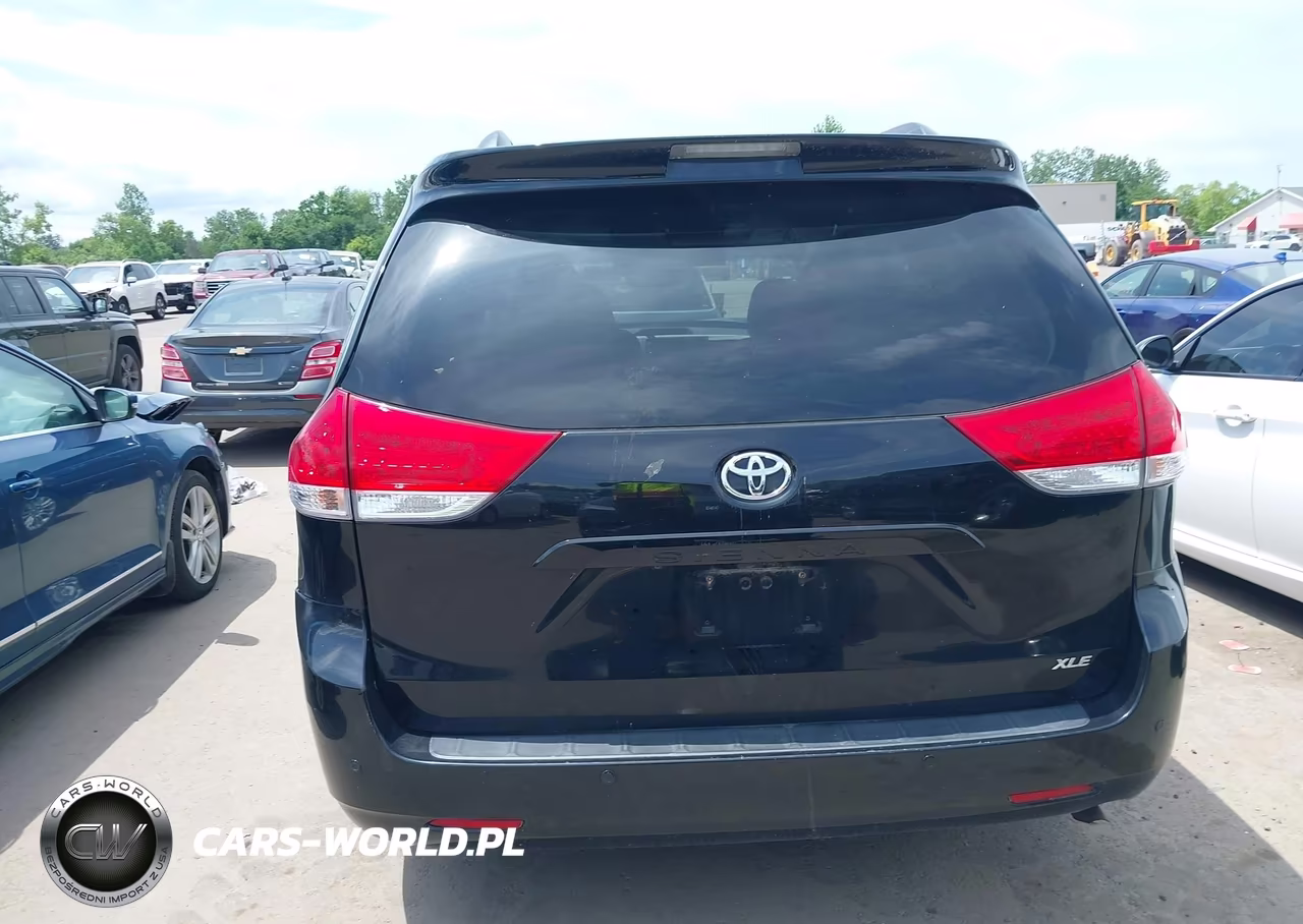 2014 Toyota Sienna Xle V6 8 Passenger VIN:5TDYK3DC3ES435330 - 17