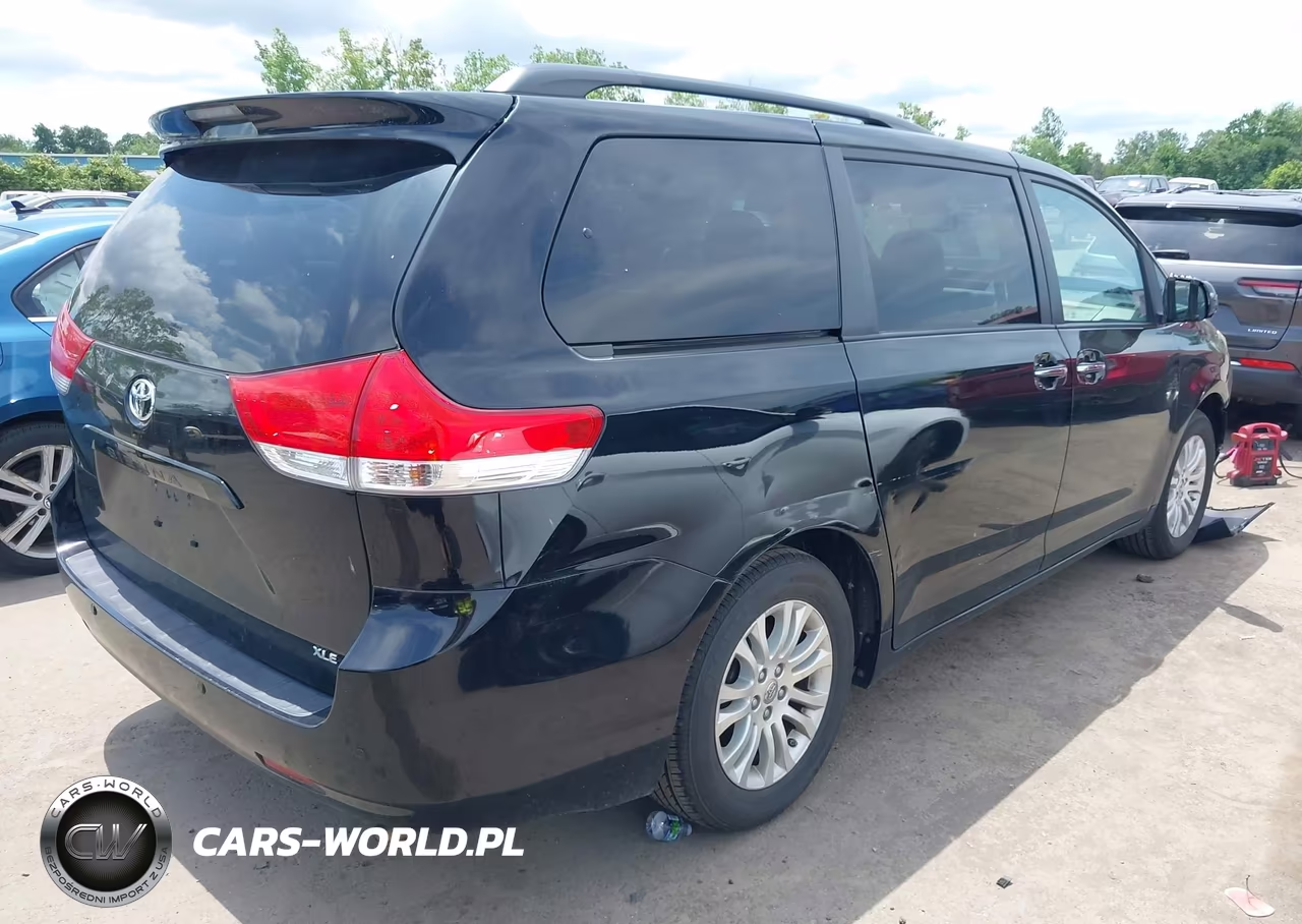 2014 Toyota Sienna Xle V6 8 Passenger VIN:5TDYK3DC3ES435330 - 4