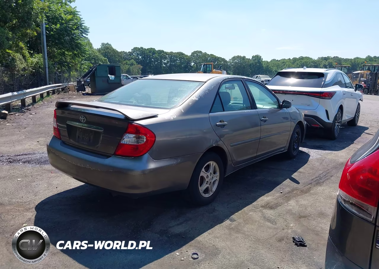2002 Toyota Camry Le VIN:4T1BE32K12U533203 - 4