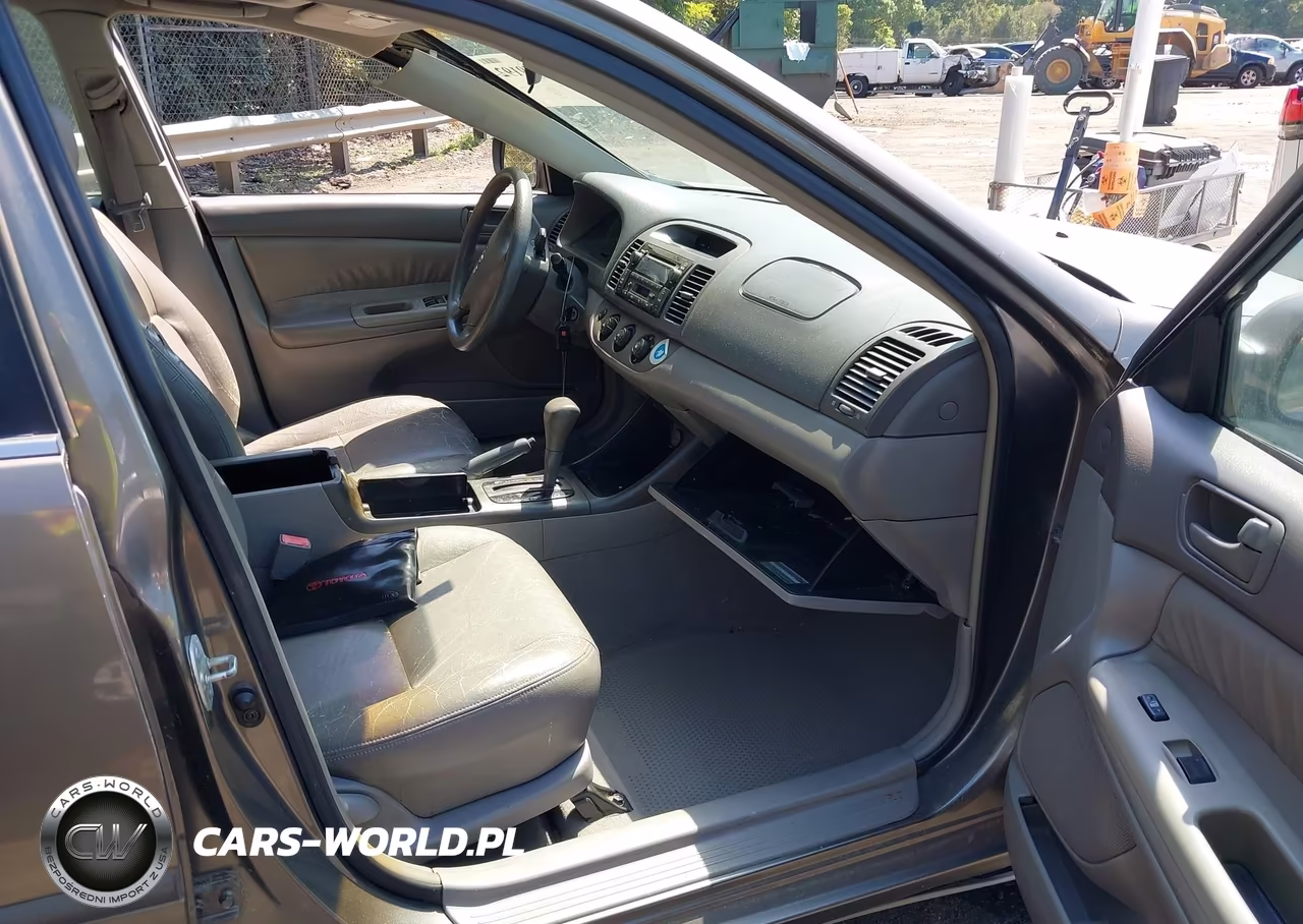 2002 Toyota Camry Le VIN:4T1BE32K12U533203 - 5