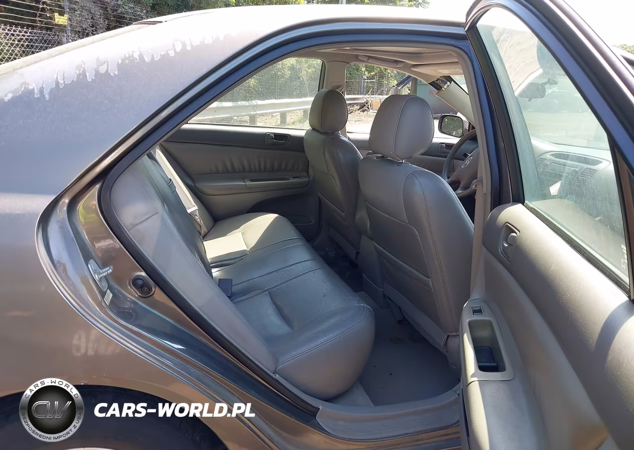 2002 Toyota Camry Le VIN:4T1BE32K12U533203 - 8