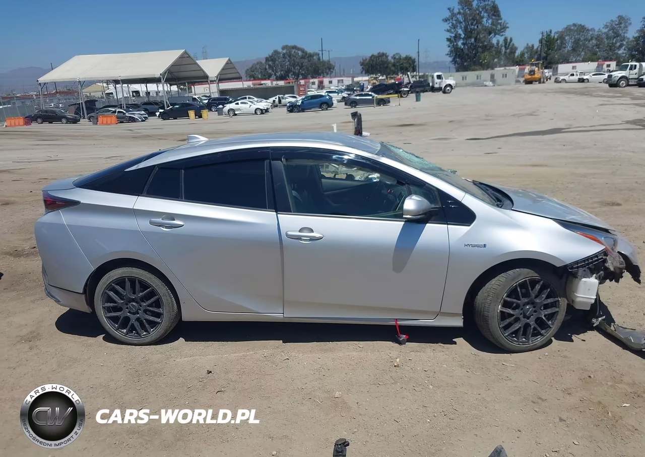 2016 Toyota Prius Three Touring VIN:JTDKARFU9G3514457 - 14