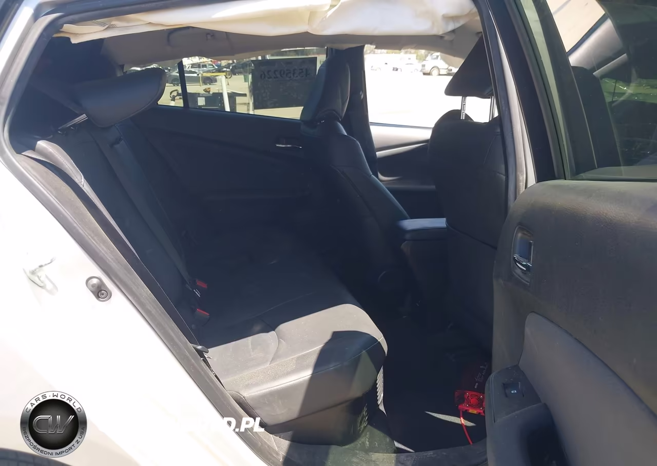 2016 Toyota Prius Three Touring VIN:JTDKARFU9G3514457 - 8