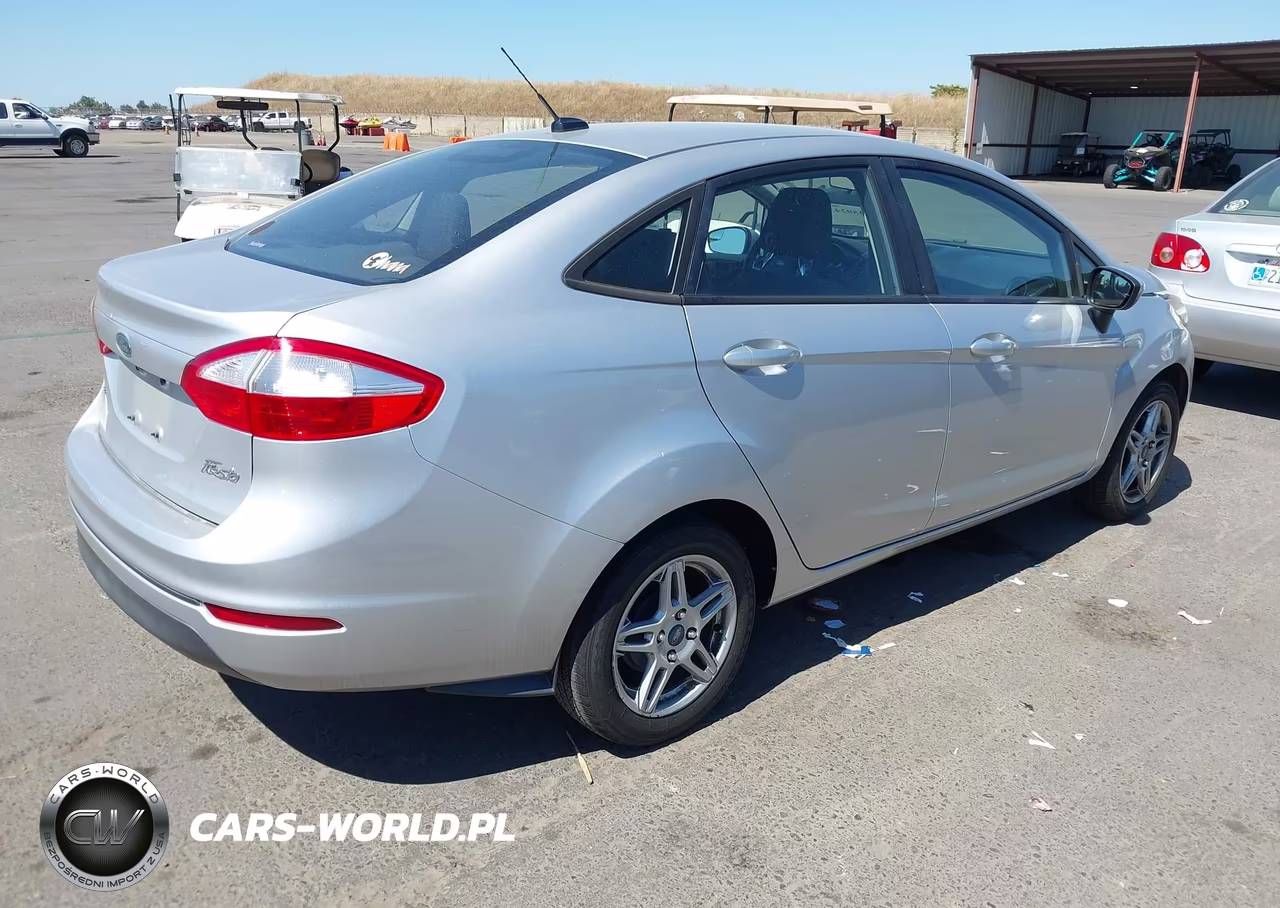 2018 Ford Fiesta Se VIN:3FADP4BJ8JM115735 - 4