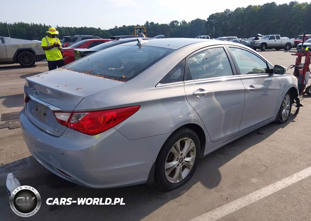 2011 Hyundai Sonata Limited VIN:5NPEC4ACXBH303256 - 4