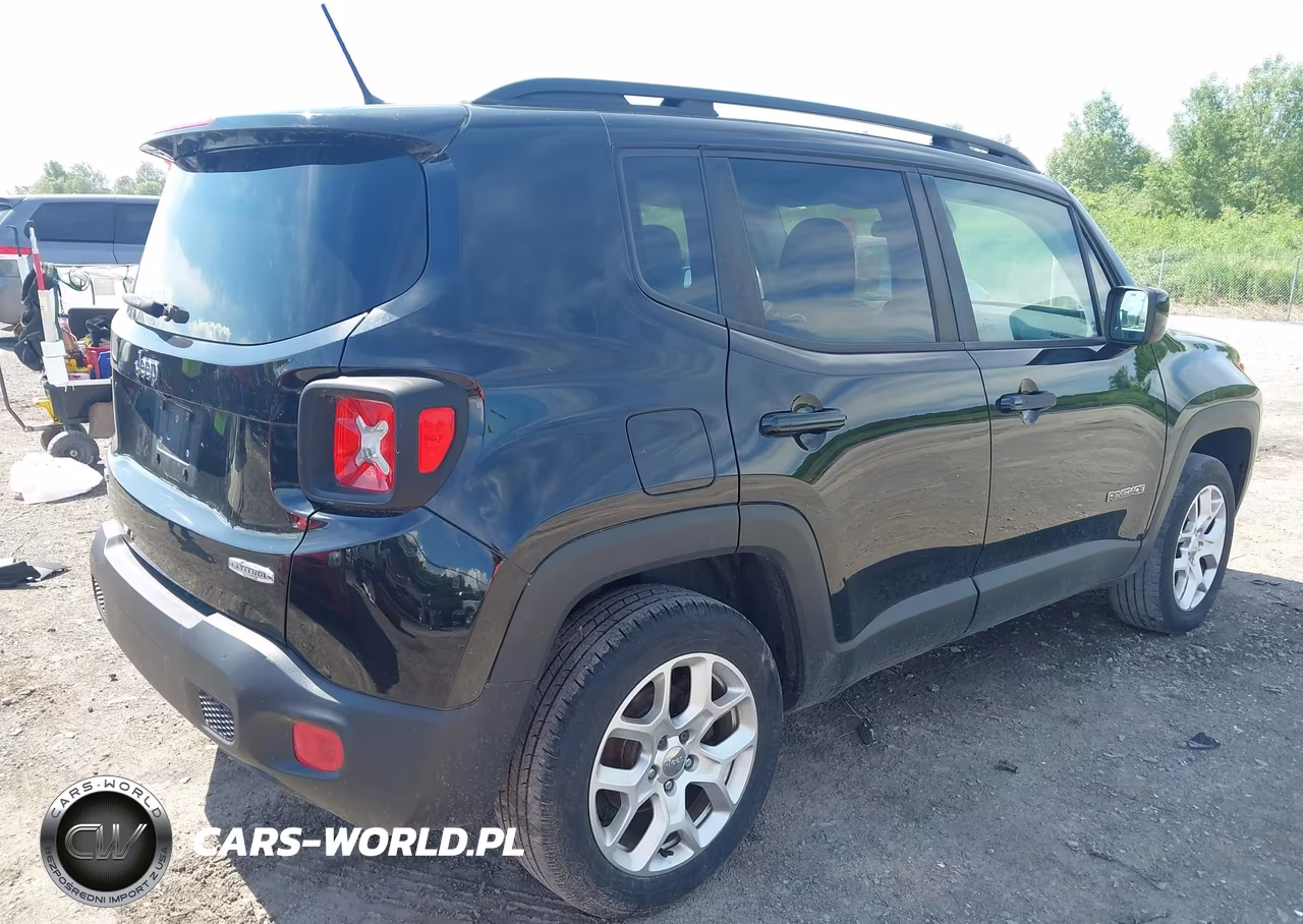 2017 Jeep Renegade Latitude 4X4 VIN:ZACCJBBB5HPF49395 - 4