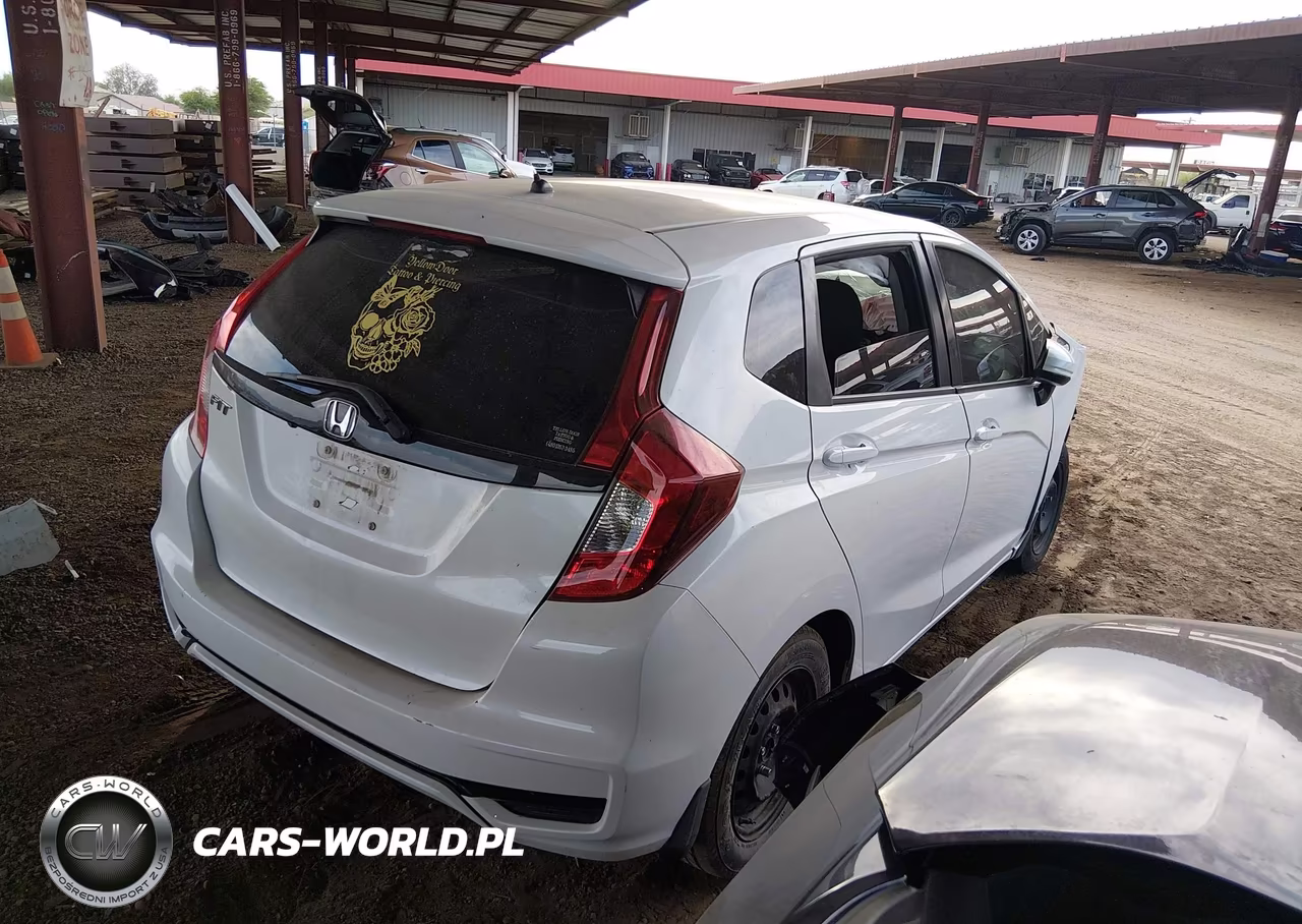 2019 Honda Fit Lx VIN:3HGGK5H49KM718807 - 4