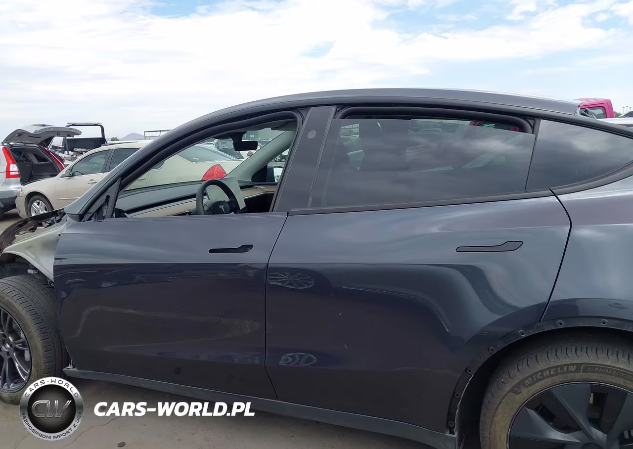 2025 Tesla Model Y Long Range Dual Motor Rear-Wheel Drive VIN:7SAYGDED8SF269260 - 15