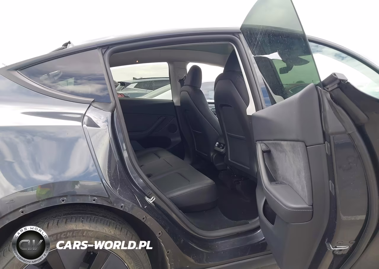 2025 Tesla Model Y Long Range Dual Motor Rear-Wheel Drive VIN:7SAYGDED8SF269260 - 8