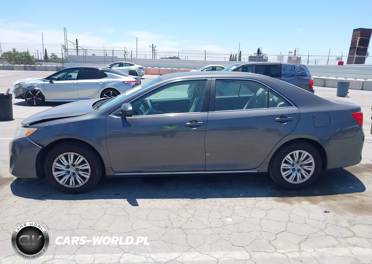2012 Toyota Camry Le VIN:4T1BF1FK2CU169502 - 14
